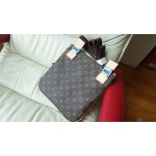 Louis Vuitton Pochette Bosphore Bag Monogram Canvas M40044