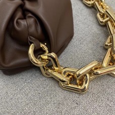 Bottega Veneta The Chain Pouch In Fondente Calfskin