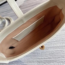 Gucci Jackie 1961 Mini Hobo Bag In White Leather