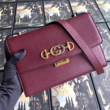 Gucci Zumi Small Shoulder Bag In Bordeaux Grainy Leather