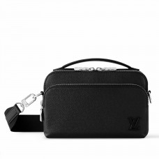 Louis Vuitton Avenue Messenger Bag in Black Taiga Leather Louis Vuitton Avenue Messenger Bag in Black Taiga Leather