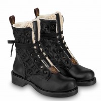 Louis Vuitton Metropolis Flat Ranger Boots with Shearling Louis Vuitton Metropolis Flat Ranger Boots with Shearling