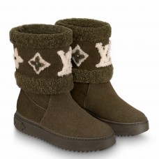 Louis Vuitton Snowdrop Flat Ankle Boots In Khaki Suede with Shearling Louis Vuitton Snowdrop Flat Ankle Boots In Khaki Suede with Shearling