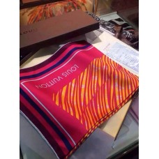 Replica Louis Vuitton Beyond Monogram Shawl M71385